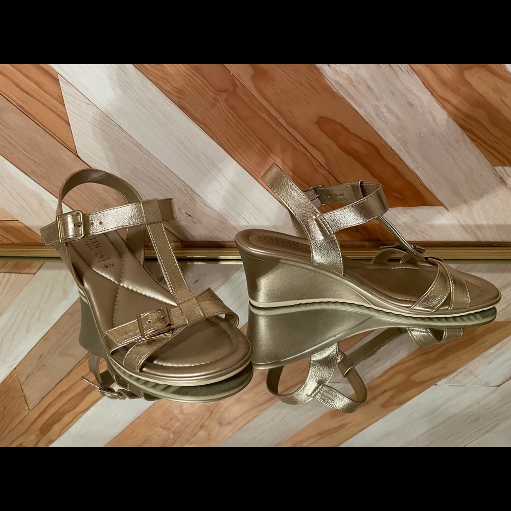 Italian Shoemakers 9.5 Strappy Sandals